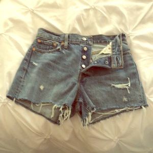 Levi’s high rise wedgie short NWOT
